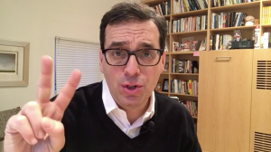 Pinkcast 1.16 thumbnail image of Dan Pink holding up two fingers.
